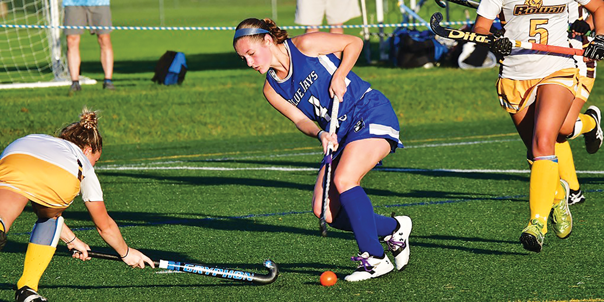 Field hockey victorious in last away game of the season