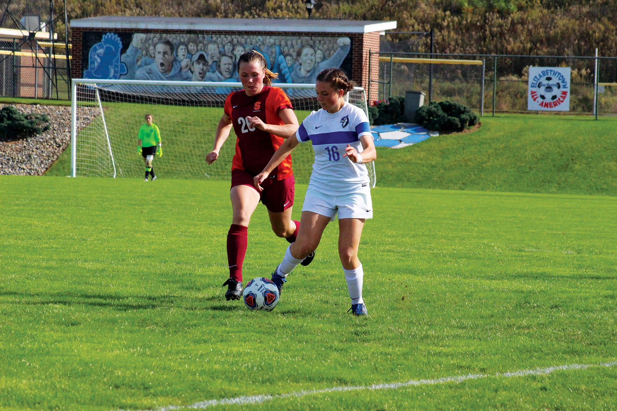 Women’s soccer loses Homecoming game, men’s team wins 1-0