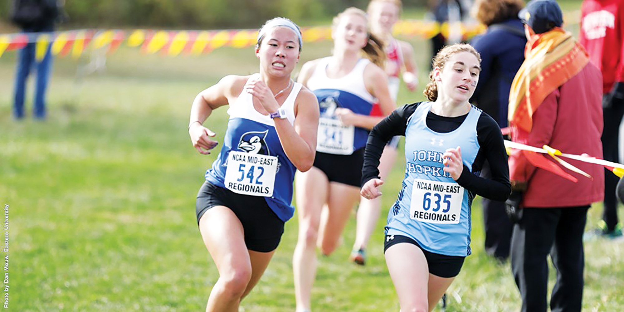 Women’s XC second at regionals, advance to DIII champs