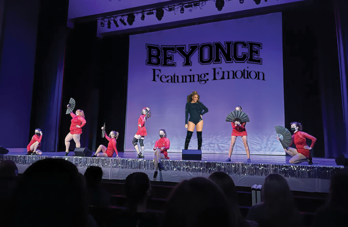 Abby Lee Miller holds Beyoncé backup dancer class