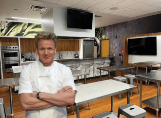 Chef Gordon Ramsay hosts cooking class