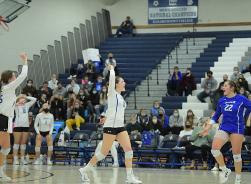 Women’s Volleyball beats Stockton