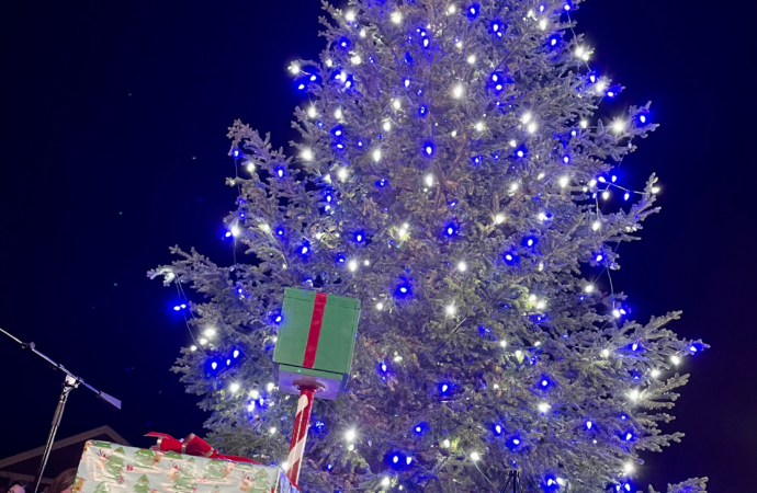 The College announces plans for Annual Holiday Dinner and Tree-Lighting Ceremony