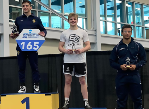 Men’s Wrestling places seventh in Mideast Regional Championships