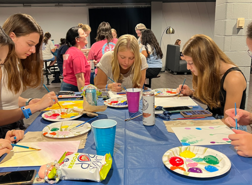 OSA encourages students to“be creative” with Paint n Sip