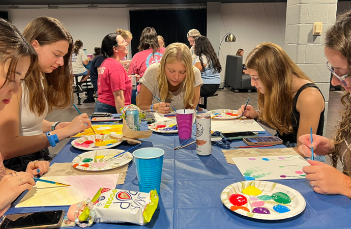 OSA encourages students to“be creative” with Paint n Sip