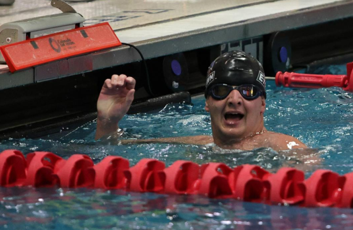 Men’s and women’s swim dominate over Hallo-weekend