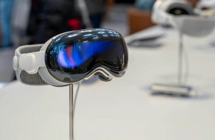 Today’s Tech: Apple ventures into VR with Vision Pro
