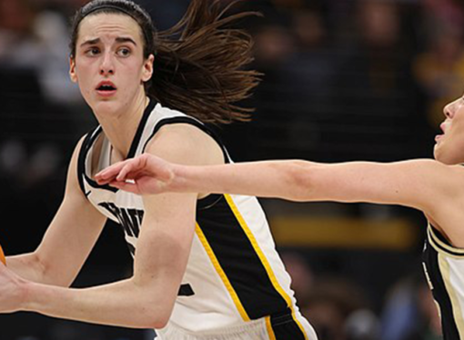 Caitlin Clark breaks Kelsey Plum scoring record with another masterful performance