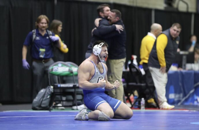 Etown wrestling puts up strong showing in NCAA Championships