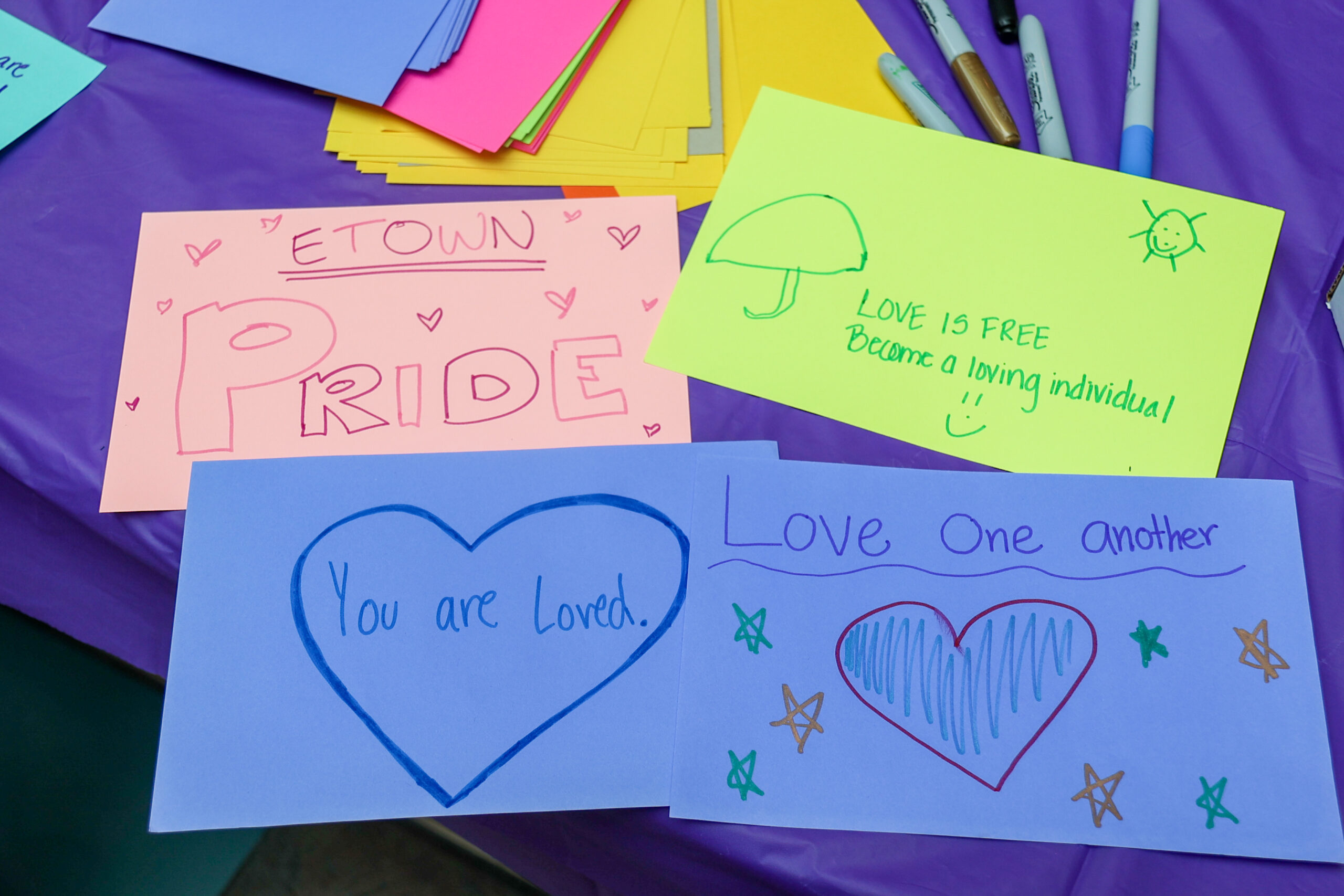 Campus community celebrates Etown Does Pride