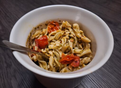 Recipe Review: Pesto mug pasta