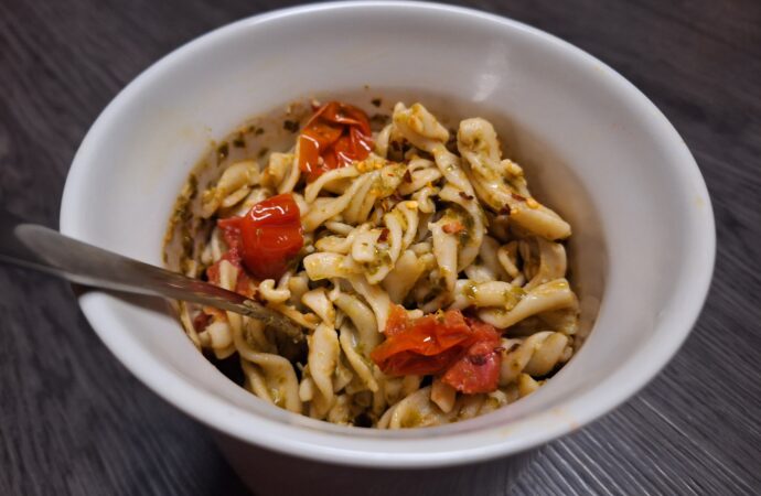 Recipe Review: Pesto mug pasta