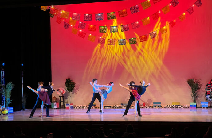 Philadelphia Ballet performs “Bailando con Maria” at Elizabethtown College