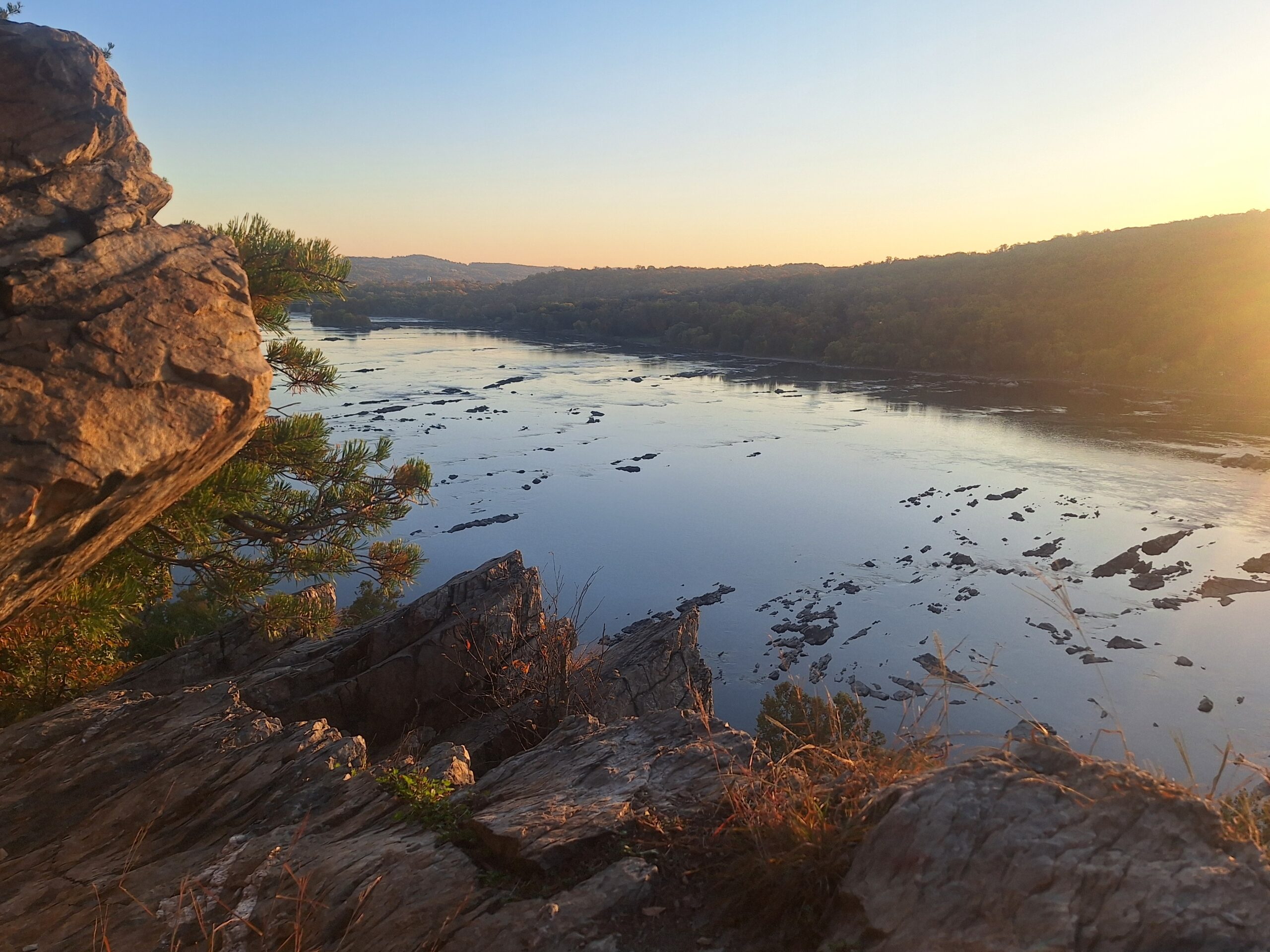 Local Sightseeing: Hiking the Overlook Trail of Chickies Rock