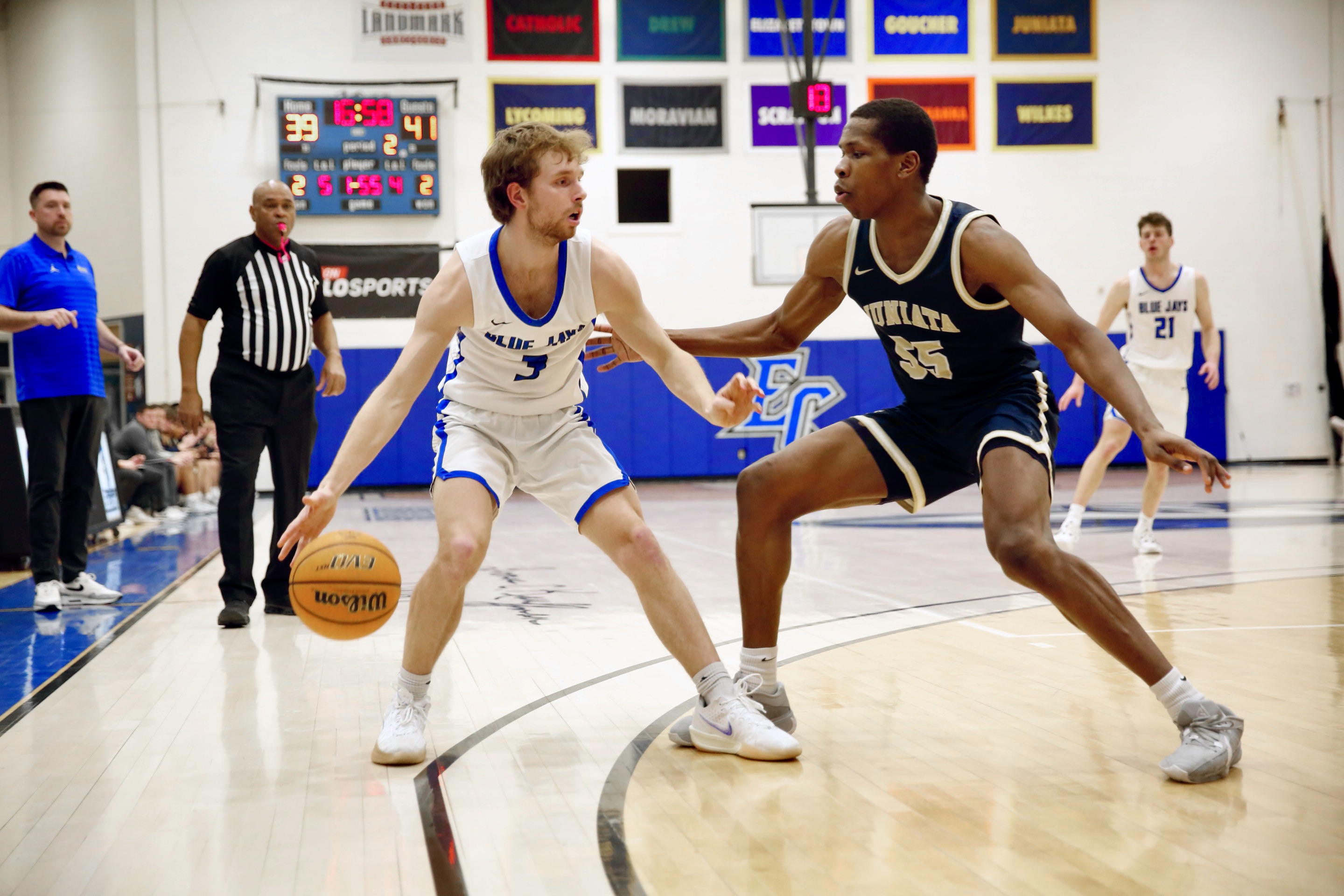 Elizabethtown dominate Juniata at Home