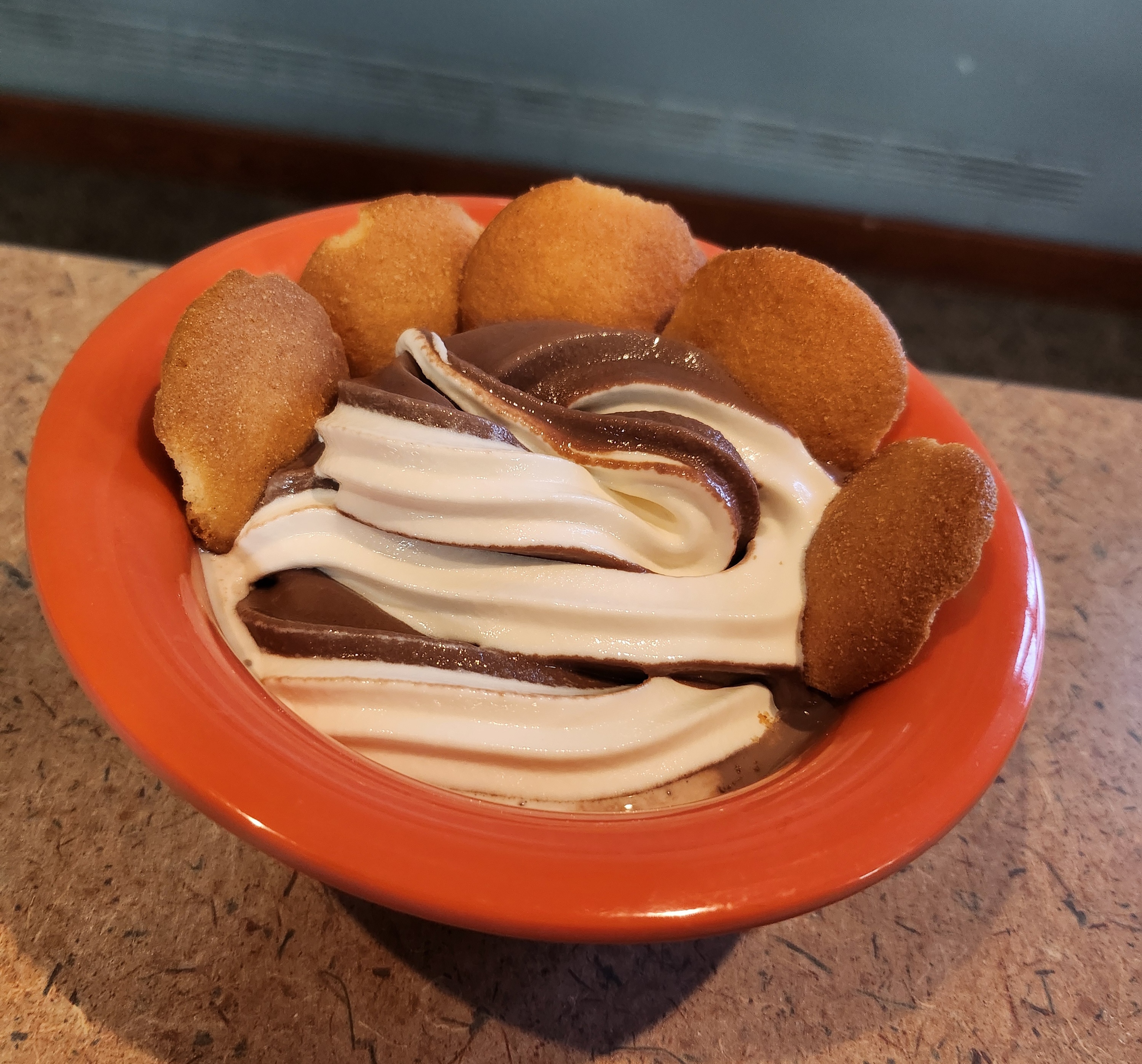 Debate of the Week: Ice cream in a dish or a cone?