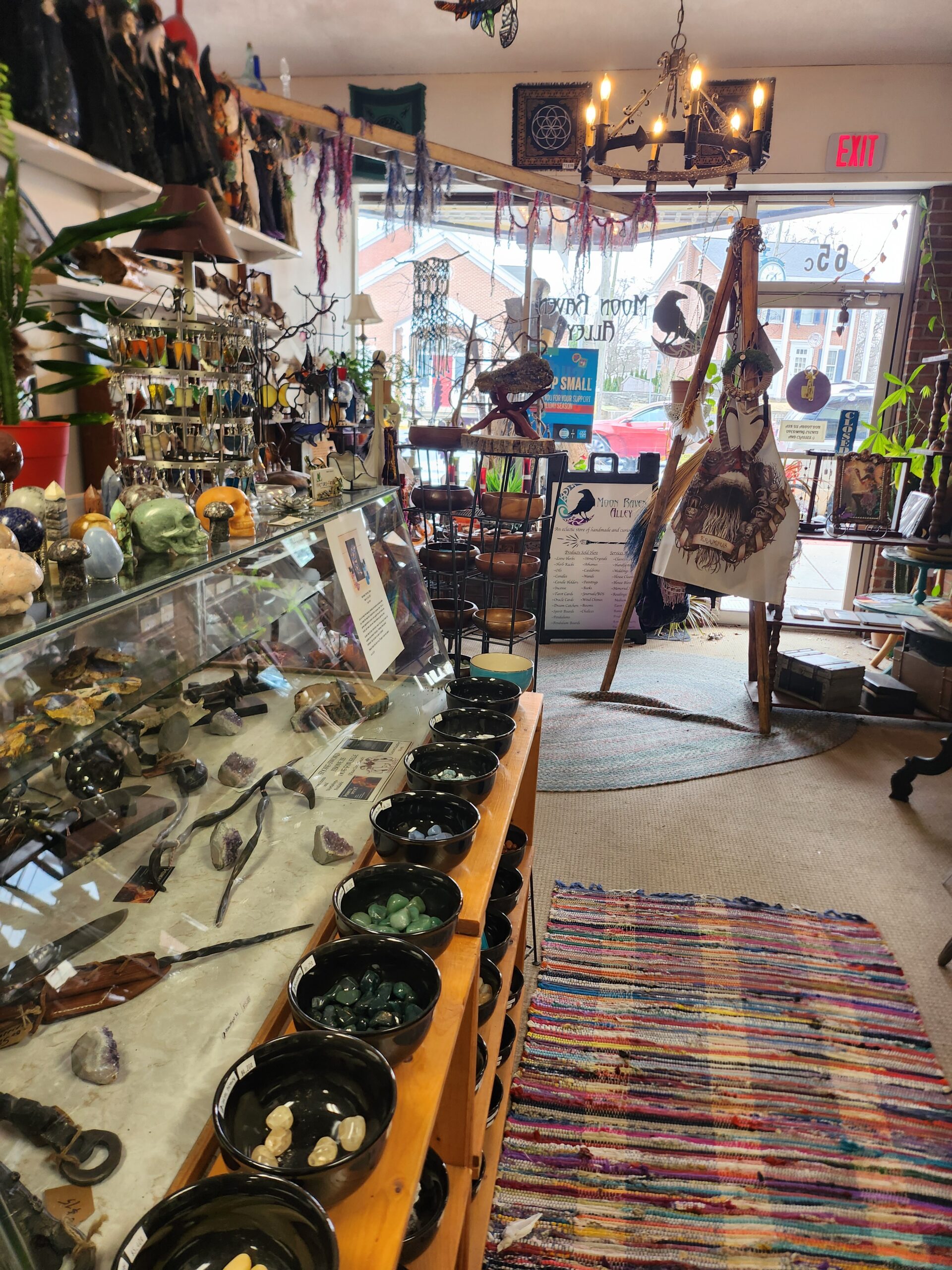 Business Review: Moon Raven Alley