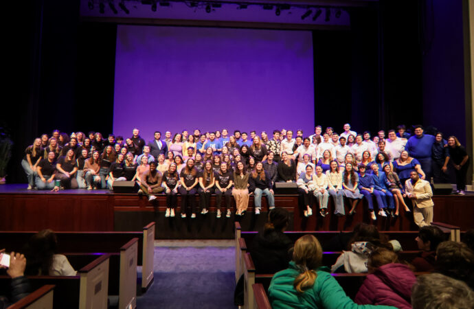 Elizabethtown College’s coed a cappella club hosts yearly combo show
