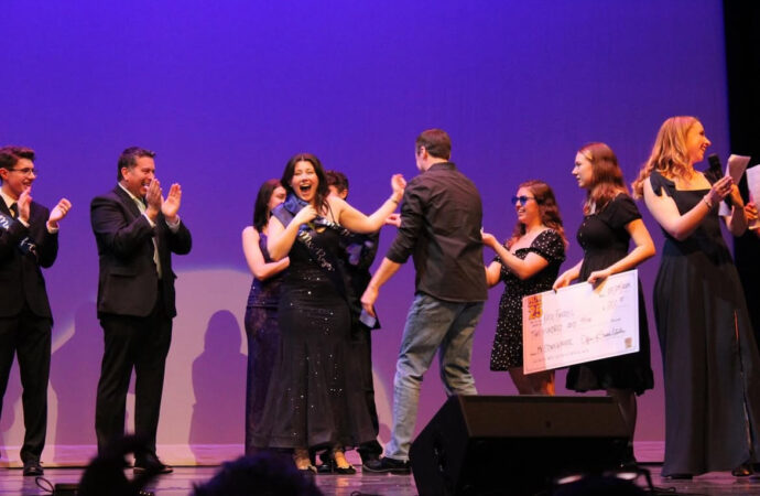 Mx. Etown crowns first female winner