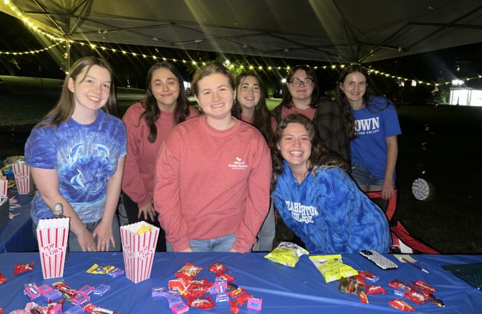 Etown students enjoy outdoor movie night on The Dell