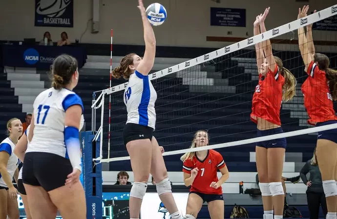 Elizabethtown women’s volleyball dug deep for a double victory