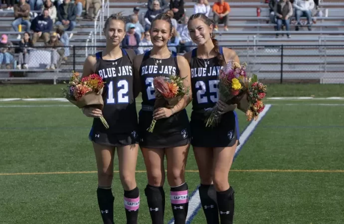 Field Hockey punches ticket to playoffs with senior day win over Goucher