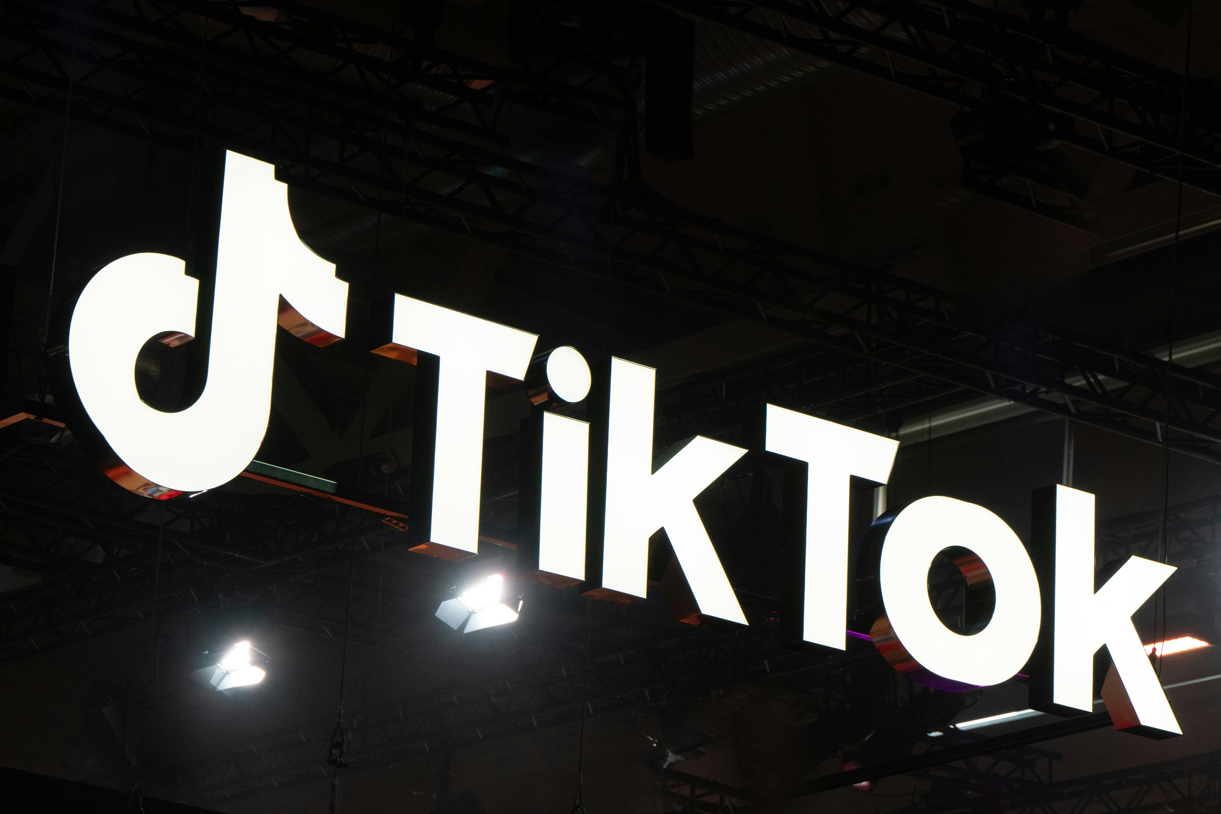 Today’s Tech: TikTok deal fails to end controversy 