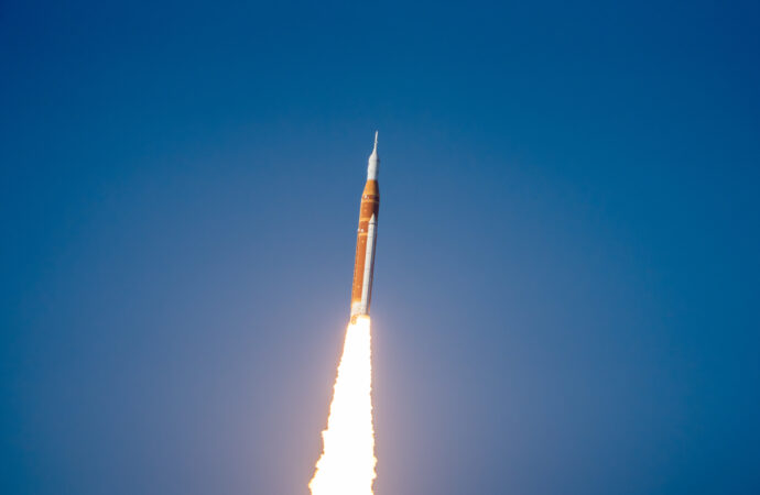 Today’s Tech: US launches first crewed mission to the moon since 1972