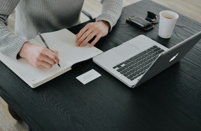 Debate of the Week: Handwritten or typed notes?