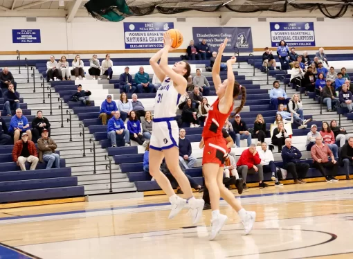 Elizabethtown College women’s basketball stuns Catholic University in conference upset