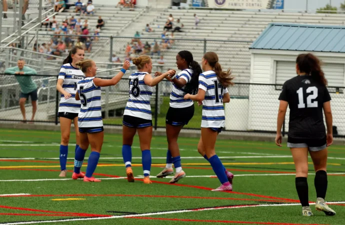Elizabethtown’s early goal paves way to narrow victory